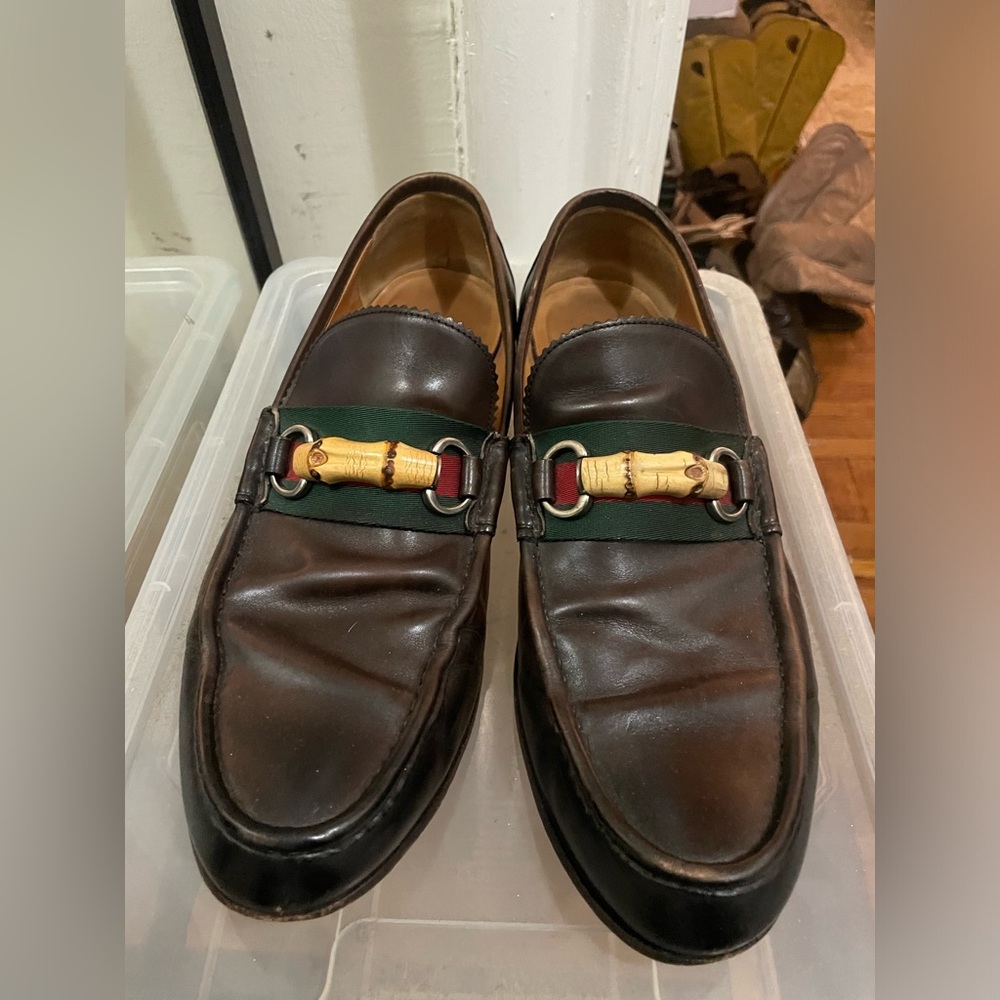 Men’s GUCCI loafers in brown leather with horsebit and web detail